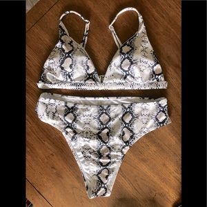 Women’s BRAND NEW snake skin bikini XL